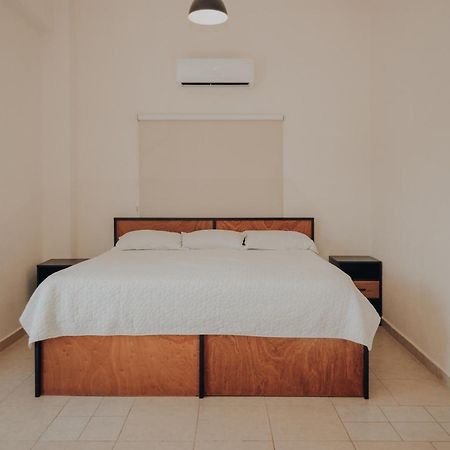 Caleta Hostel Rooftop & Pool Канкун Екстериор снимка