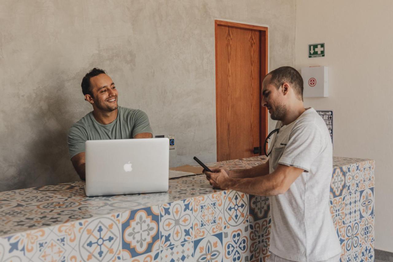 Caleta Hostel Rooftop & Pool Канкун Екстериор снимка