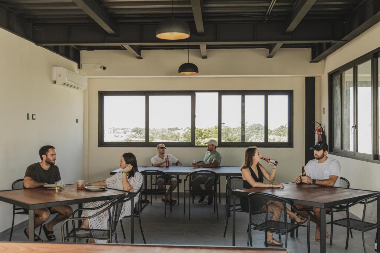 Caleta Hostel Rooftop & Pool Канкун Екстериор снимка