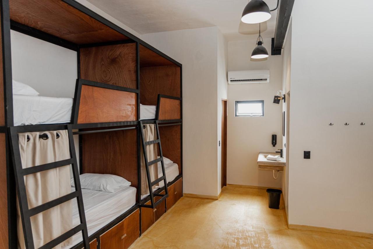 Caleta Hostel Rooftop & Pool Канкун Екстериор снимка