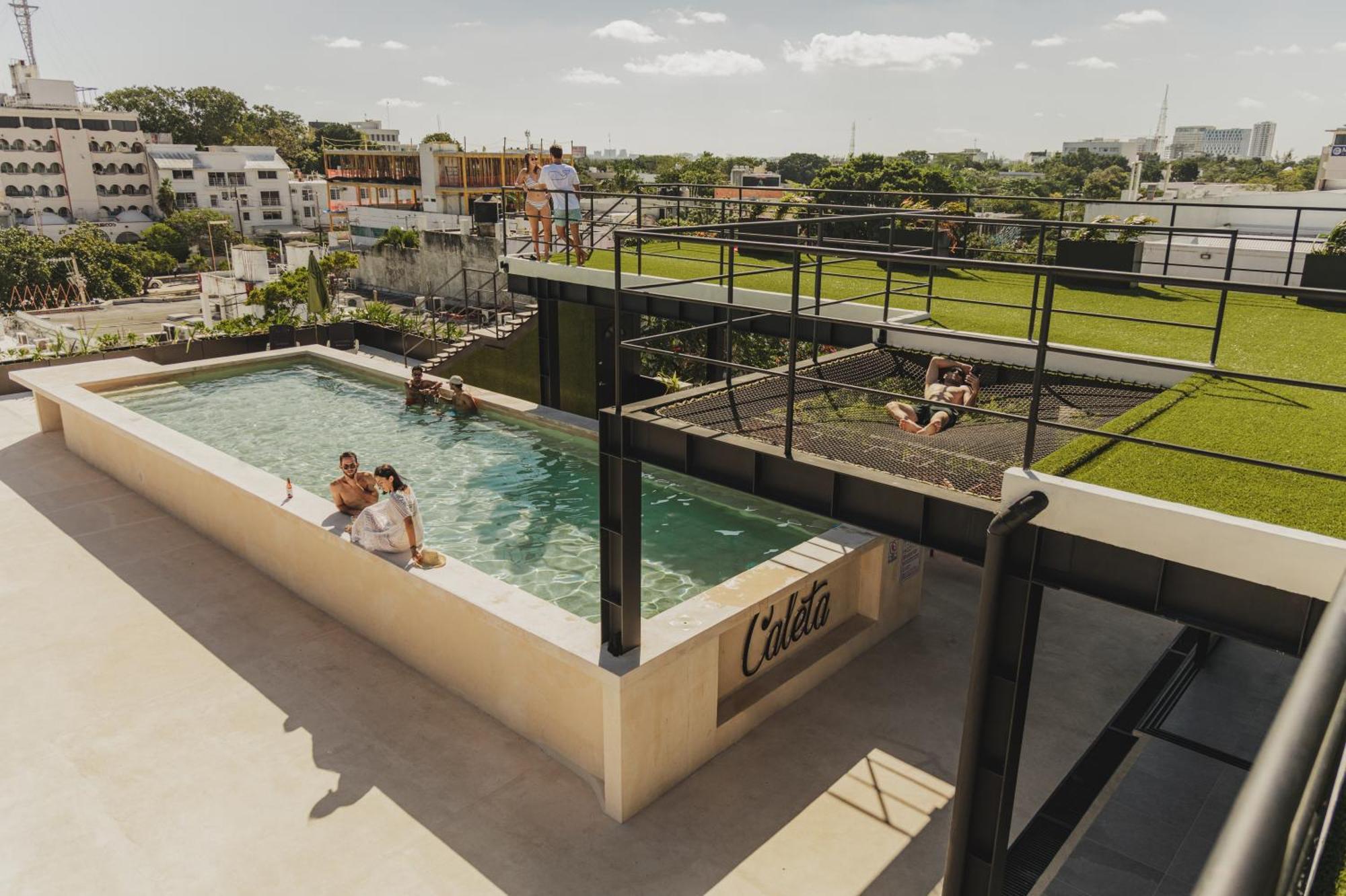 Caleta Hostel Rooftop & Pool Канкун Екстериор снимка