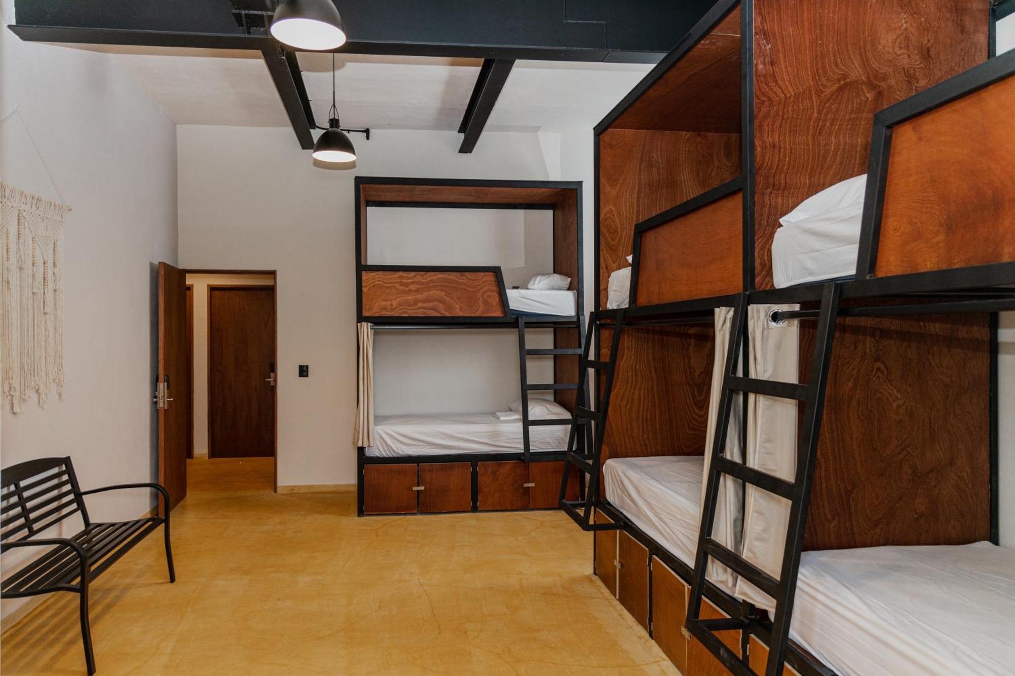 Caleta Hostel Rooftop & Pool Канкун Екстериор снимка