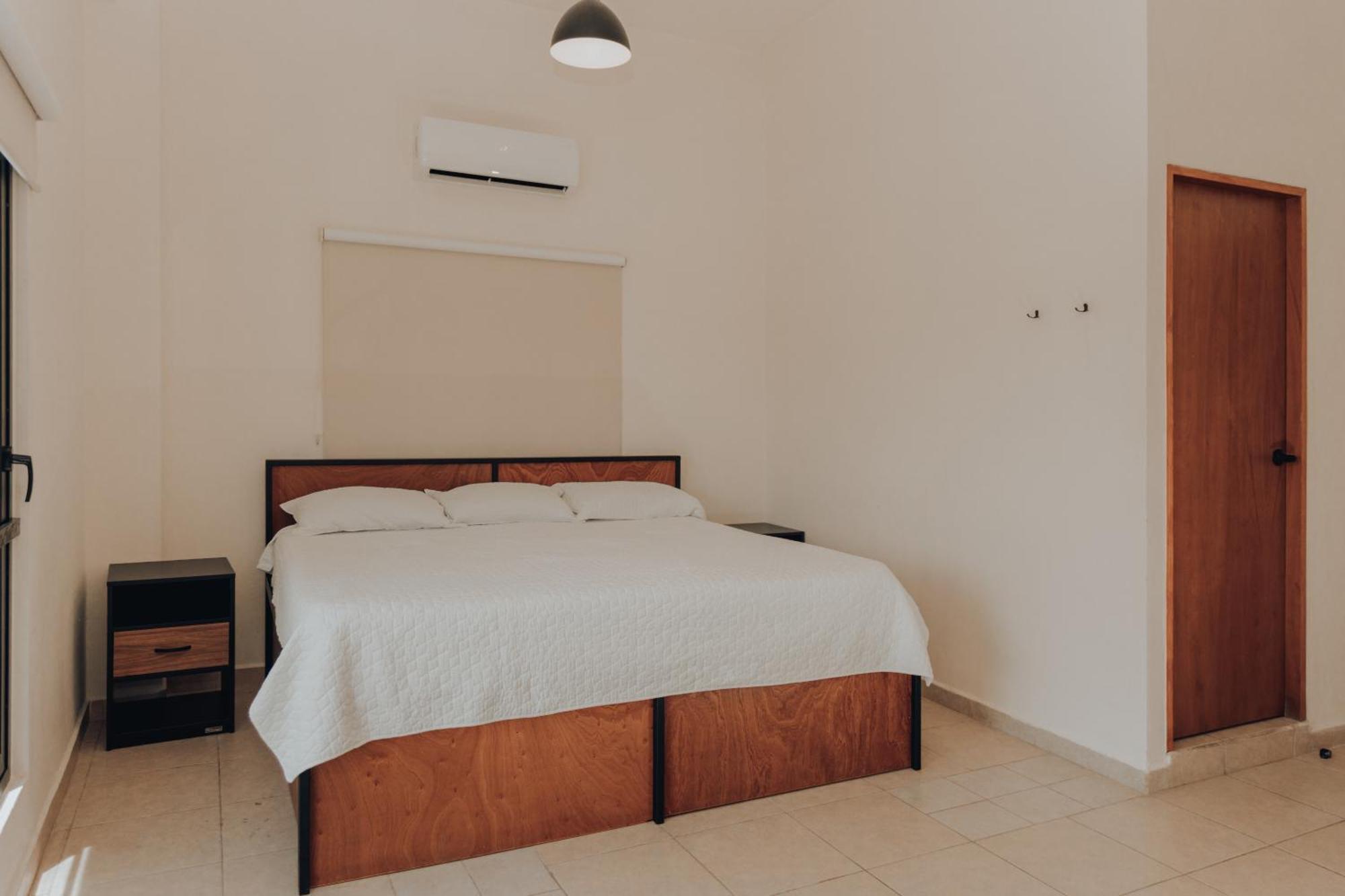 Caleta Hostel Rooftop & Pool Канкун Екстериор снимка