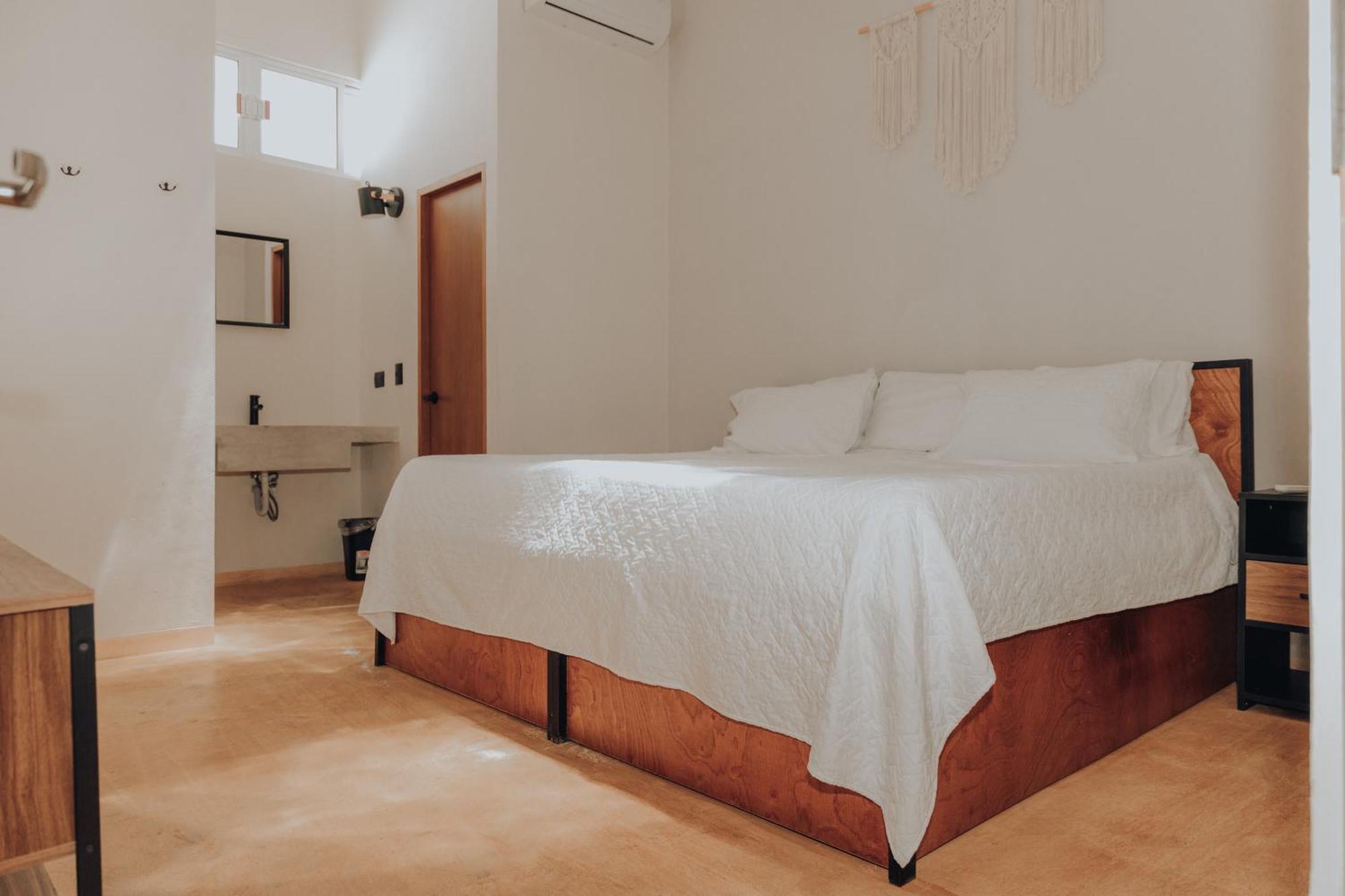 Caleta Hostel Rooftop & Pool Канкун Екстериор снимка